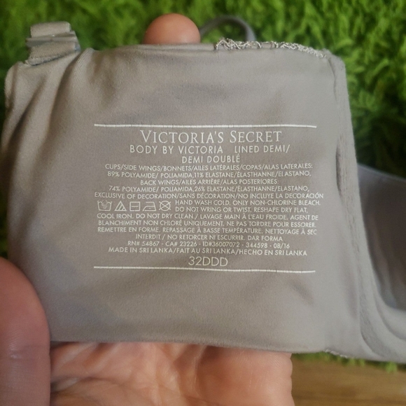 Victoria's secret body demi bra 32DDD like new! - Picture 7 of 7